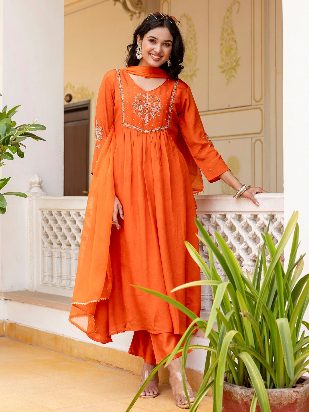 Navlik Women Floral Embroidered Kurta with Trousers & Dupatta