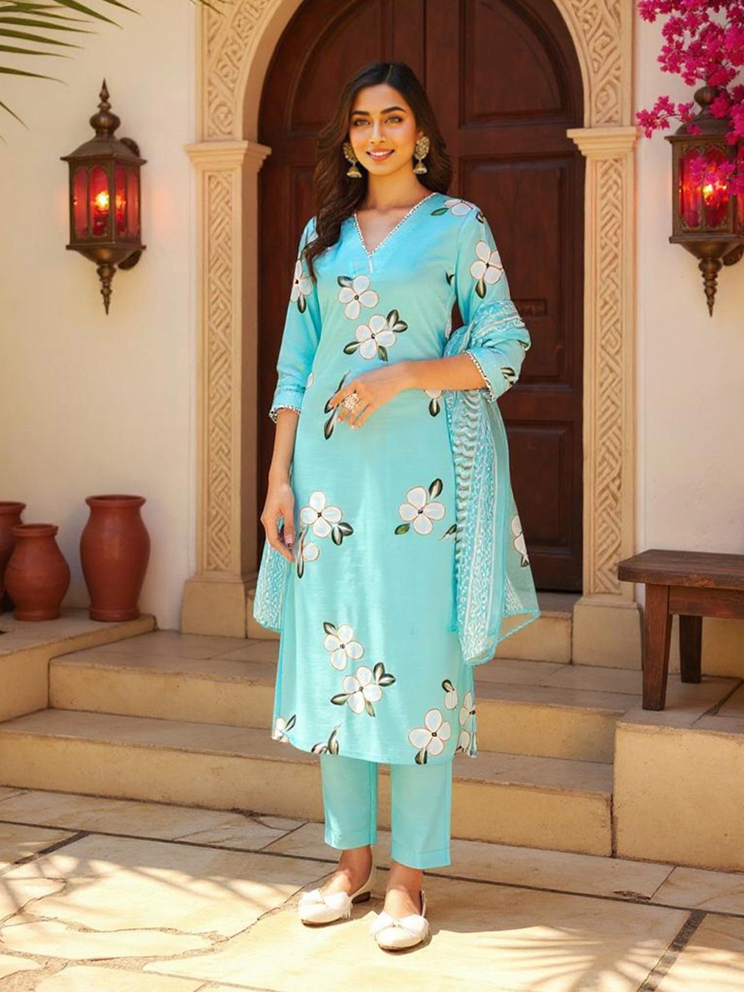 SZN Women Floral Printed Regular Kurta With Trousers And Dupatta