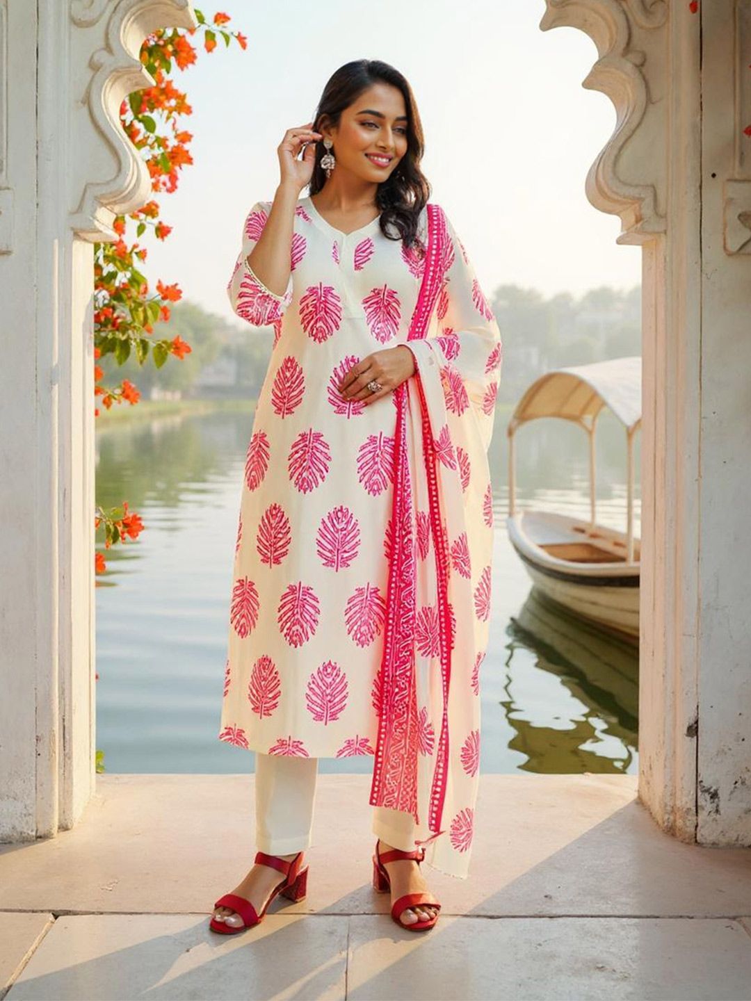 SZN Women Floral Printed Straight Regular Calf Length Kurta Trousers With Dupatta
