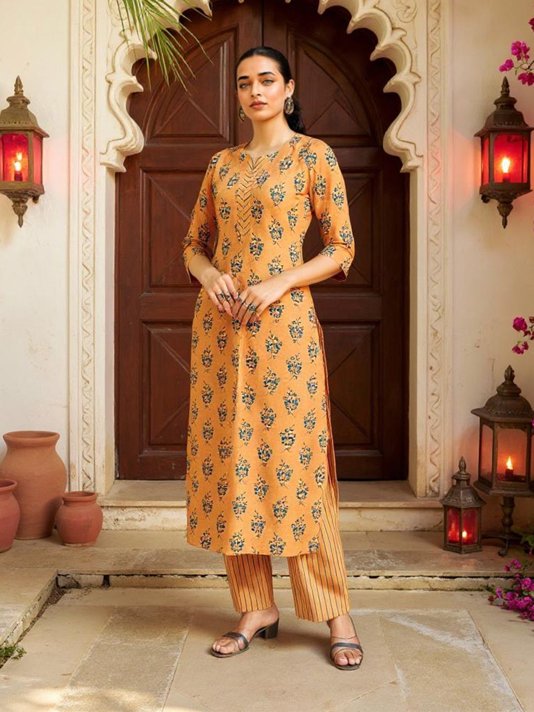 SZN Women Floral Printed Kurta Sets