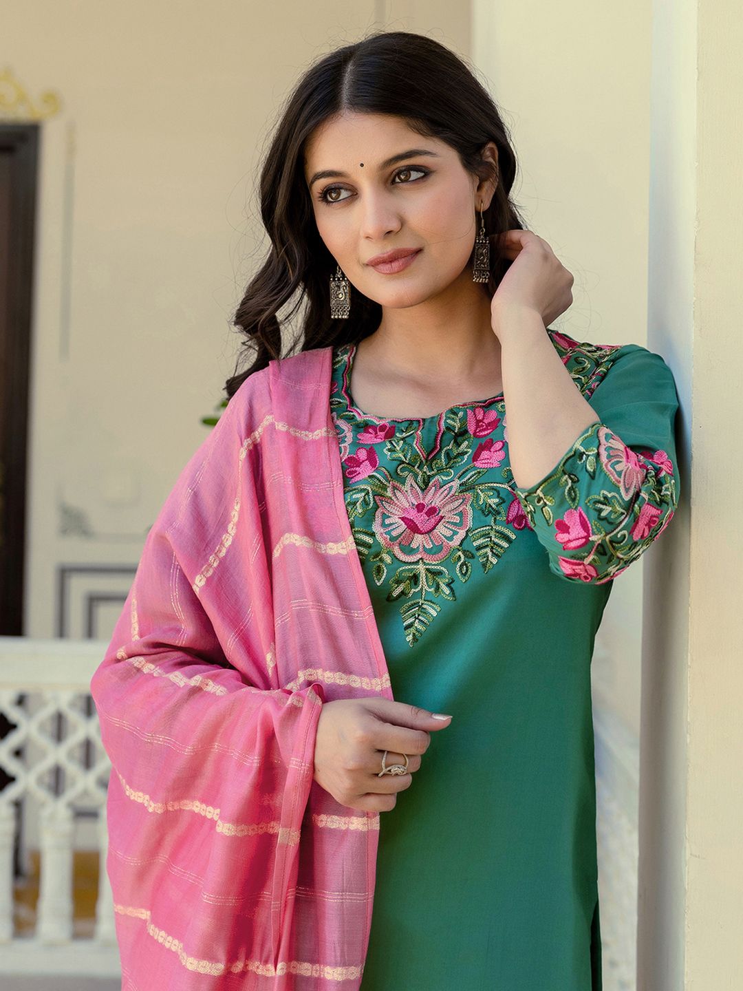 SKYLEE Women Floral Embroidered Kurta with Trousers & Dupatta