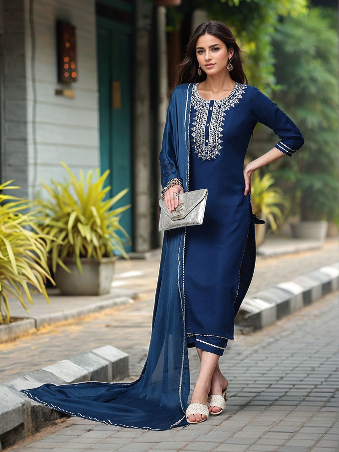 Aaghnya Women Ethnic Motifs Embroidered Kurta with Trousers & With Dupatta Kurta Sets