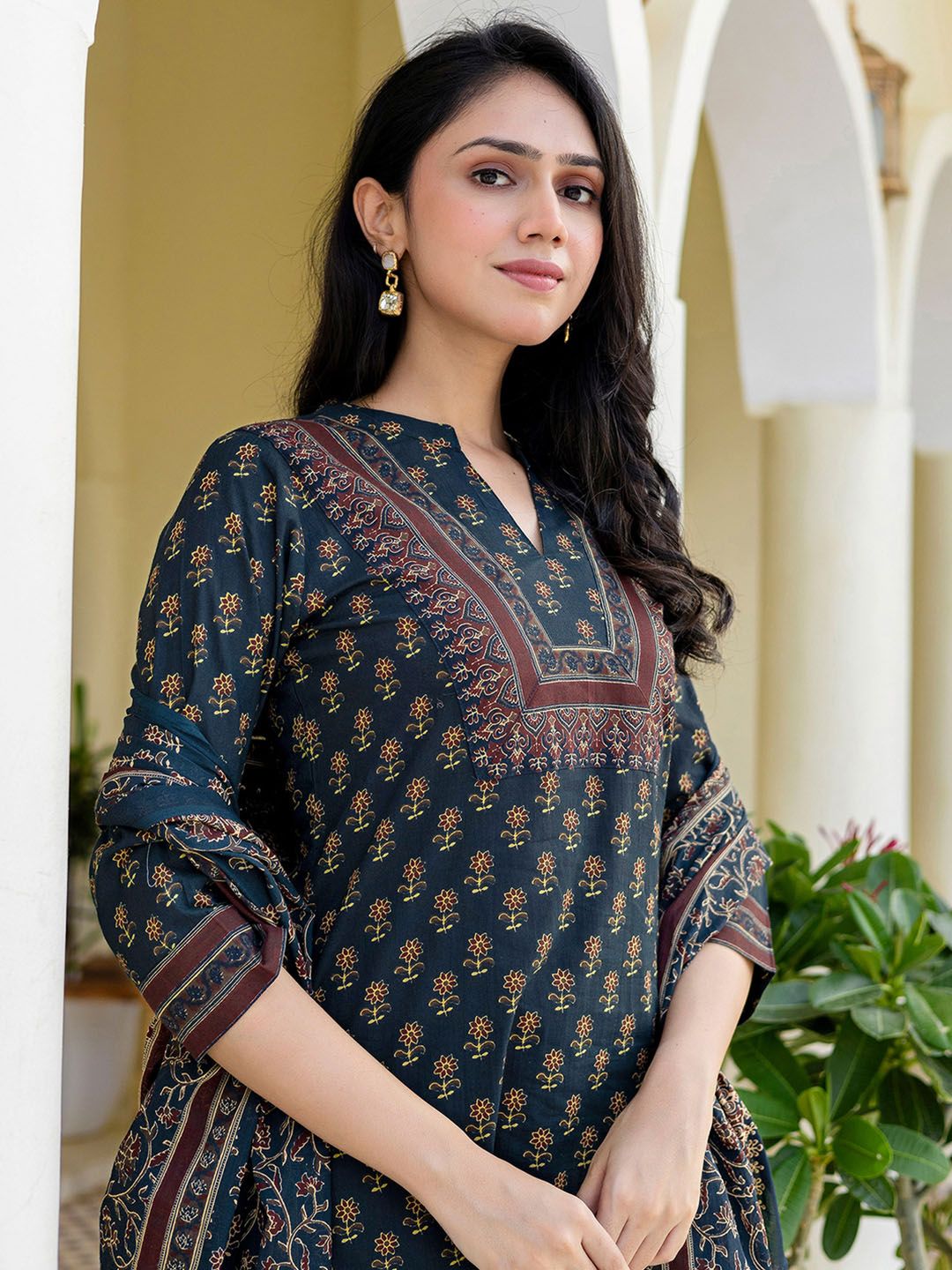 SKYLEE Women Ethnic Motifs Print Regular Kurta with Trousers & With Dupatta