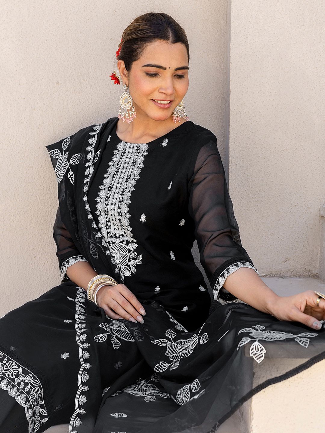 SANISA Women Ethnic Motifs Embroidered Regular Kurta with Trousers & Dupatta