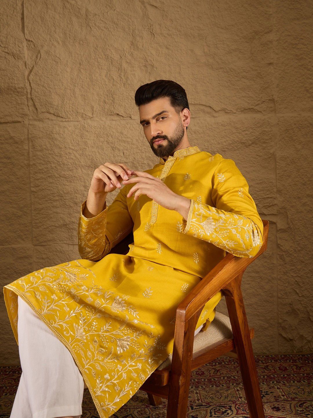 House of Pataudi Embroidered Straight Kurta