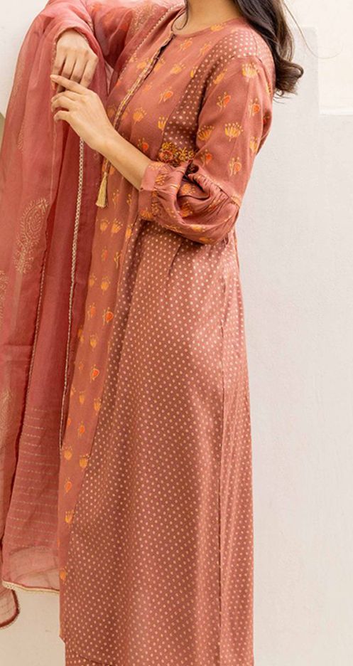 Women's Cream Floral Mirror Work Kurta Set With Dupatta
