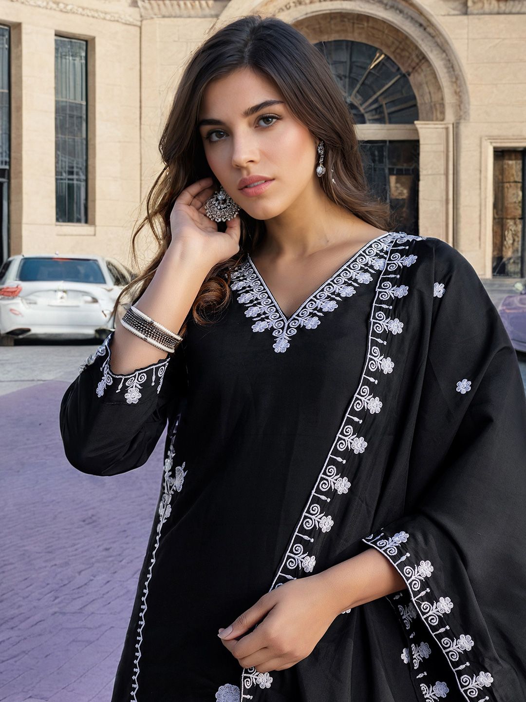 SANISA Floral Embroidered V-Neck Thread Work Straight Kurta With Trousers & Dupatta