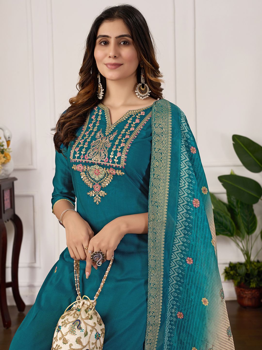 DRUPH & CO Women Embroidered Regular Sequinned Kurta with Trousers &  Dupatta