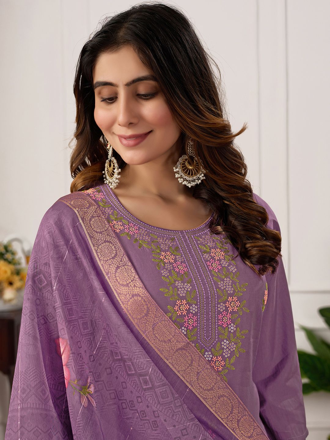 DRUPH & CO Women Floral Embroidered Sequinned Kurta Set With Dupatta