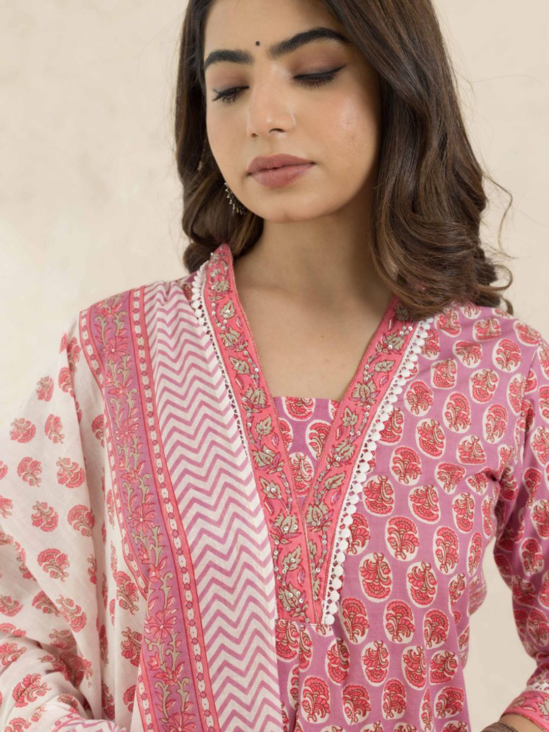 MAAND Women Ethnic Motifs Printed V-Neck Pure Cotton Kurta with Trousers & With Dupatta