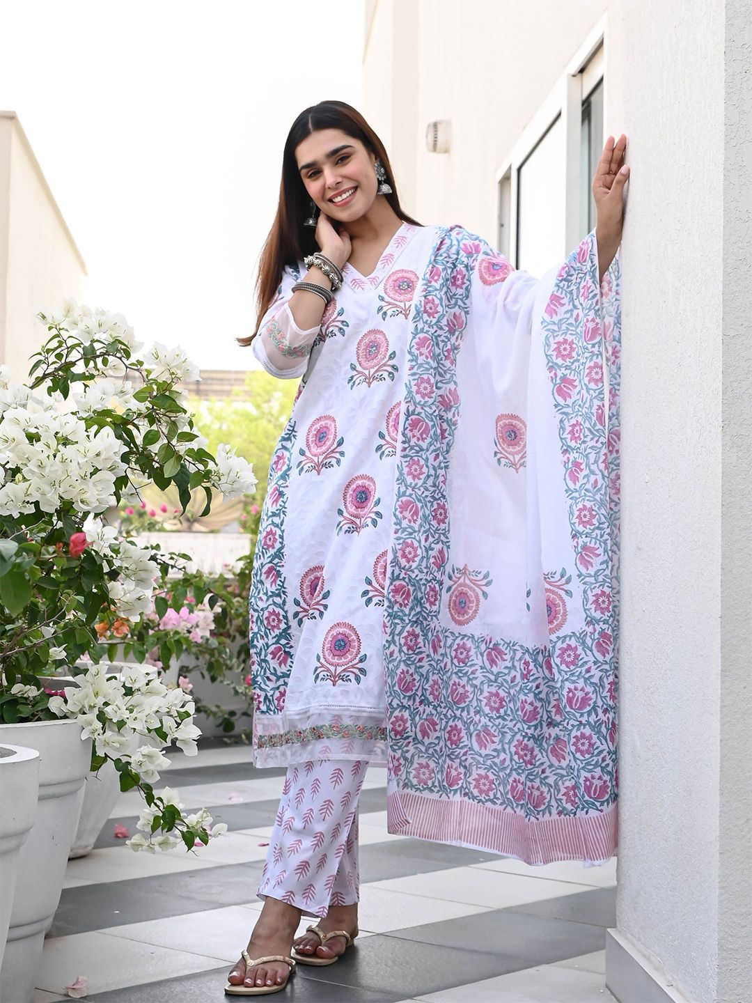 Bunaai Pia Floral Printed V-Neck Straight Kurta With Trousers & Dupatta