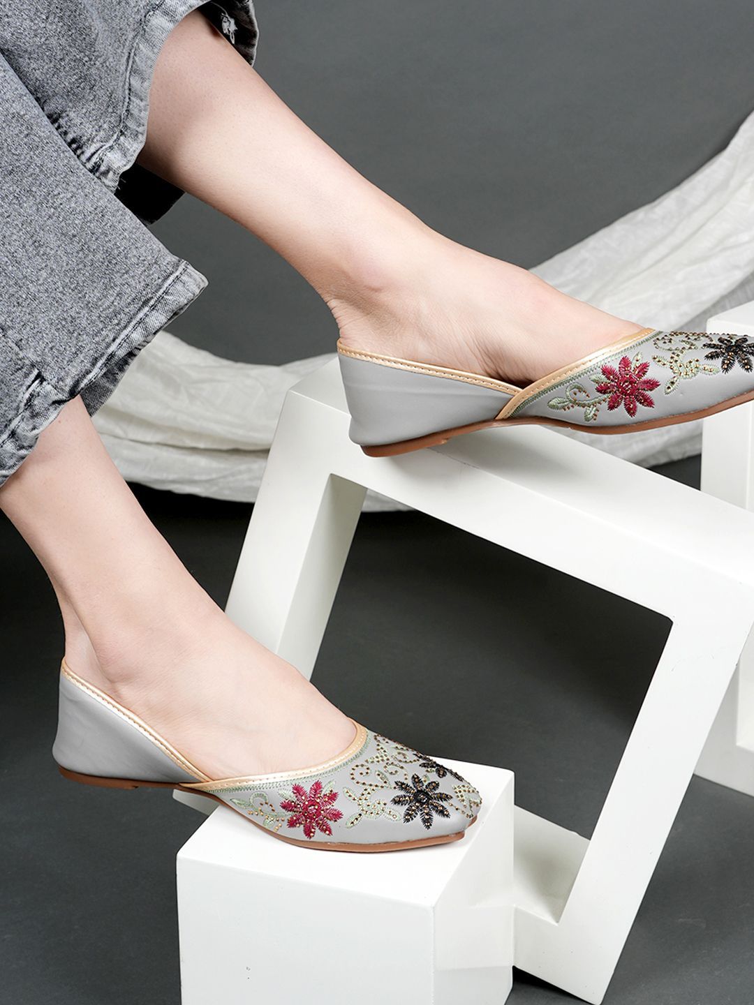 Anouk Women Embellished Mojaris-picture-18