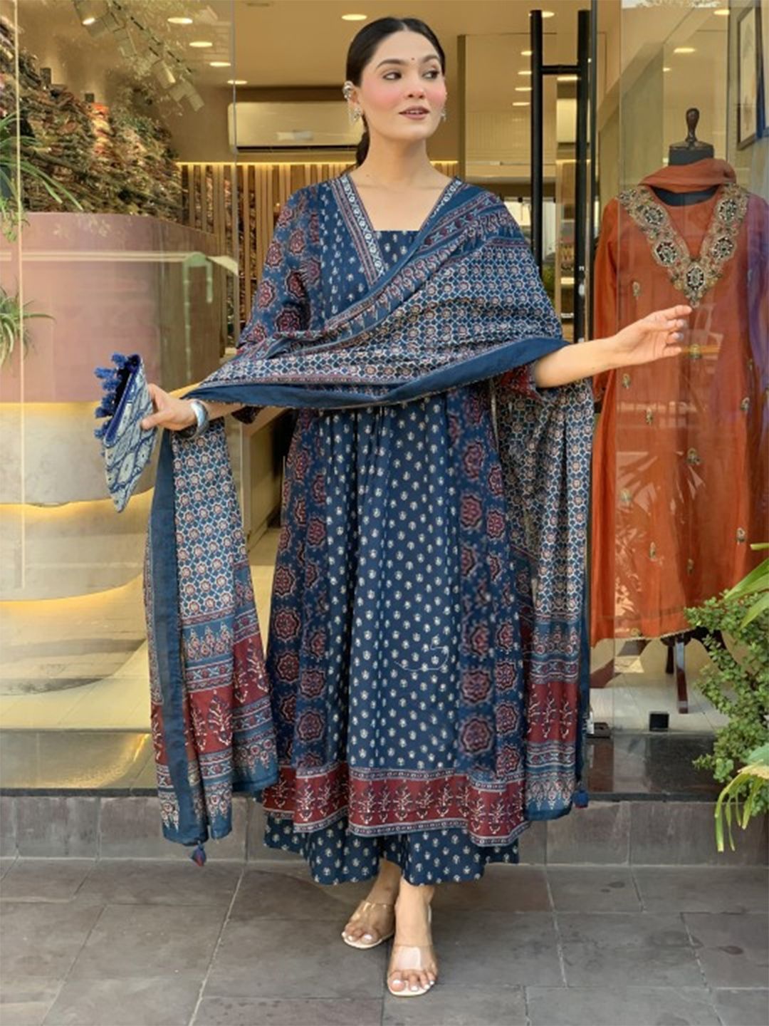 GoSriKi Women Floral Printed Kurta with Palazzo & Dupatta
