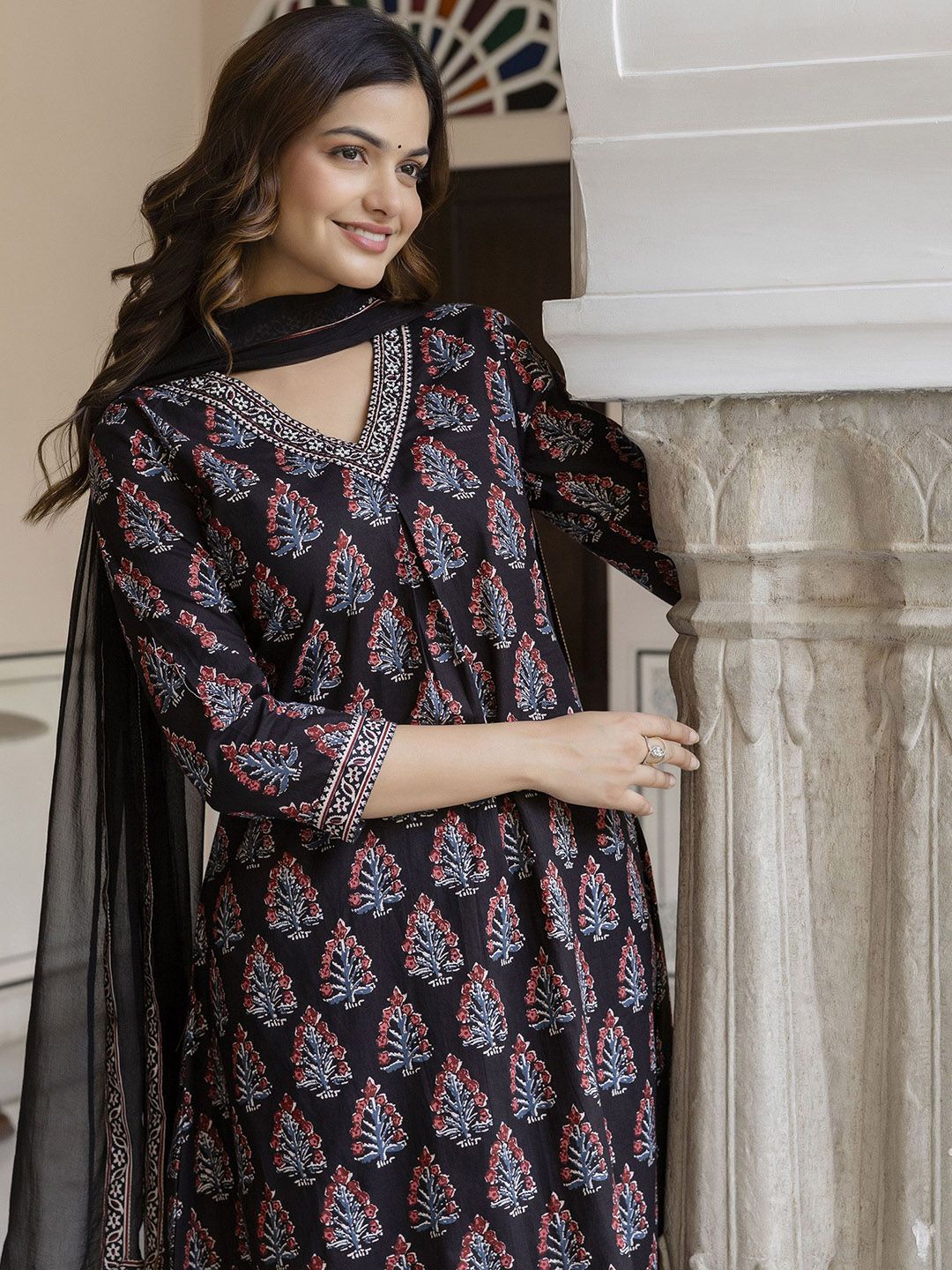 Anouk  Women Floral Printed Regular Pure Cotton Kurta with Trousers & Dupatta