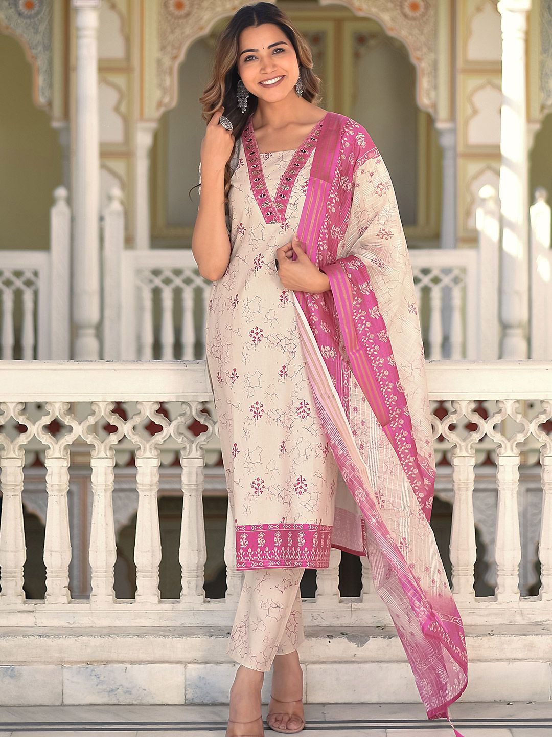 DISHWA FASHION Women Floral Printed Cotton Kurta with Trousers & Dupatta