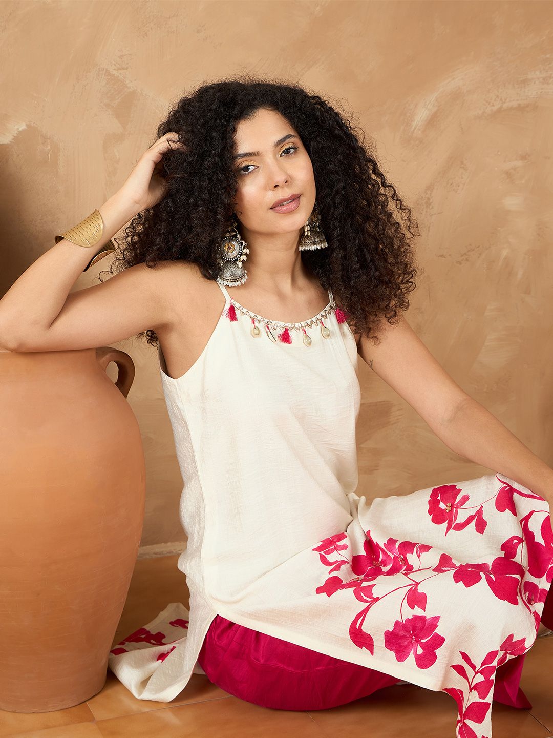 Varanga Women Spaghetti strap floral kurta with trousers