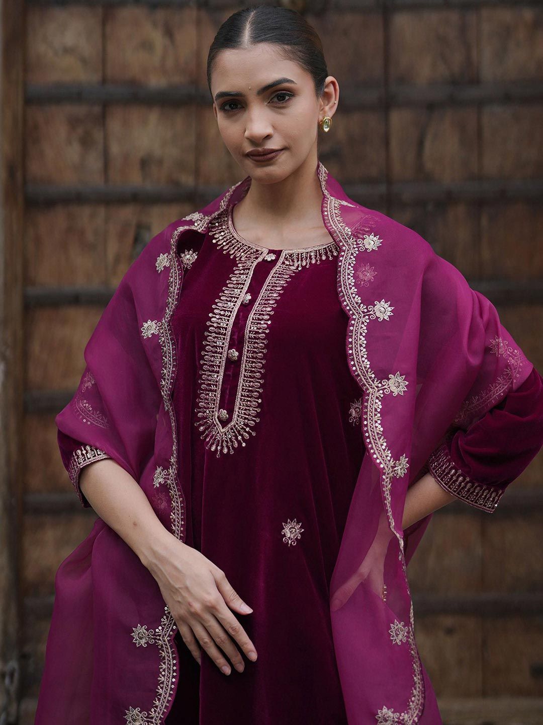 Anouk Women Floral Embroidered Regular Velvet Kurta with Trousers & With Dupatta