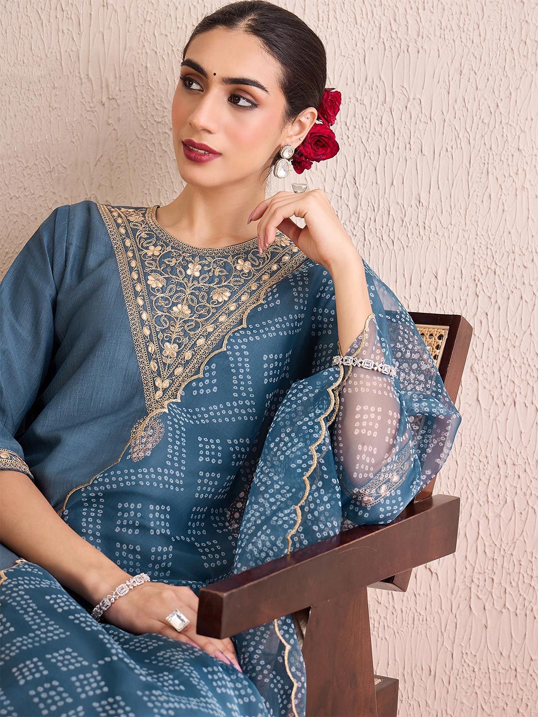 Anouk Women Floral Embroidered Kurta with Trousers & Dupatta