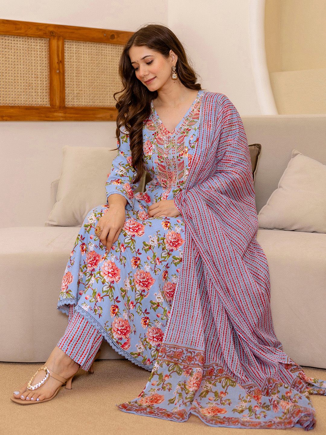 SKYLEE Women Floral Printed Regular Anarkali Kurta with Trousers & With Dupatta