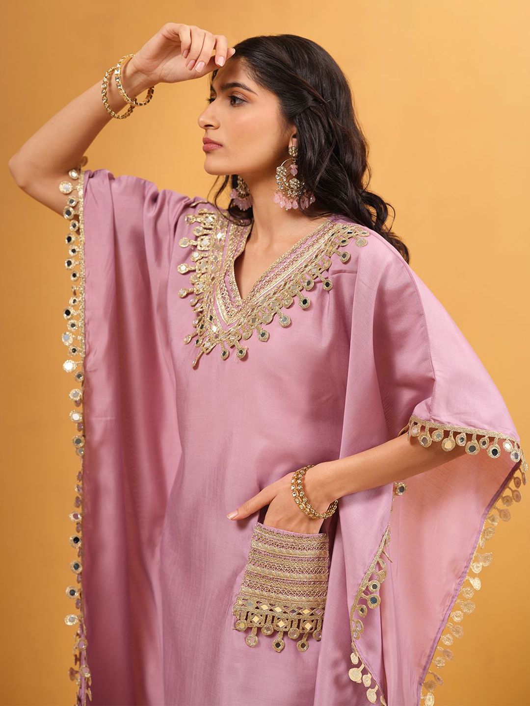 Ishin Mirror Work V-Neck Kurta with Trousers