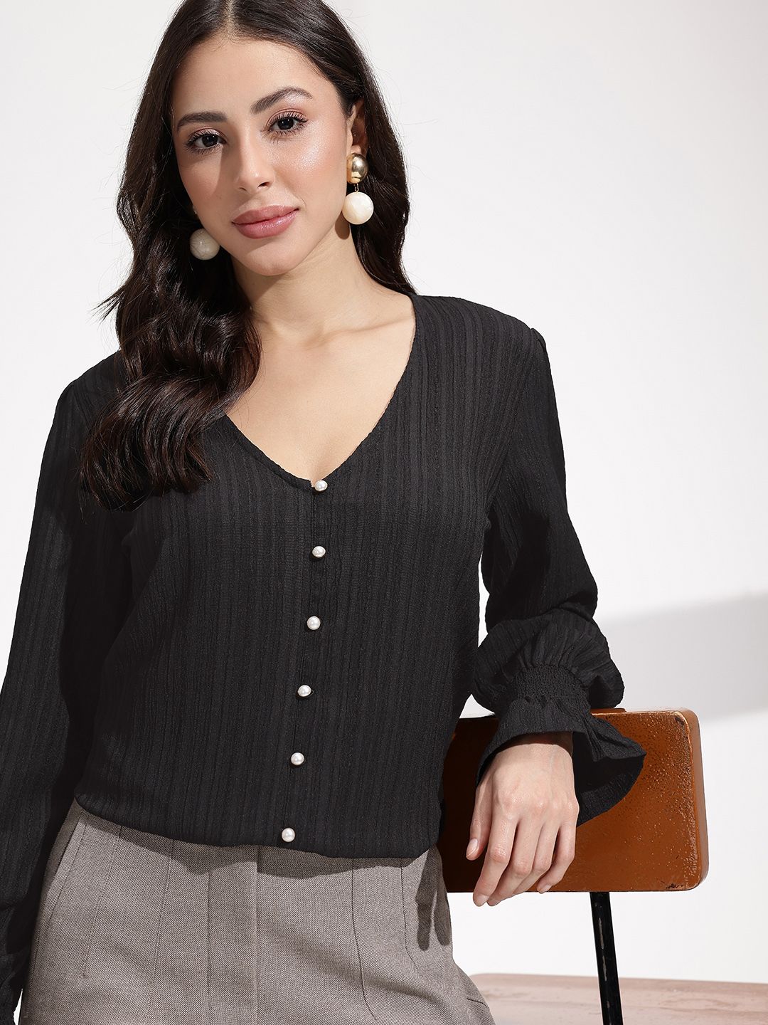 her by invictus Bell Sleeve Crepe Crop Top-picture-40