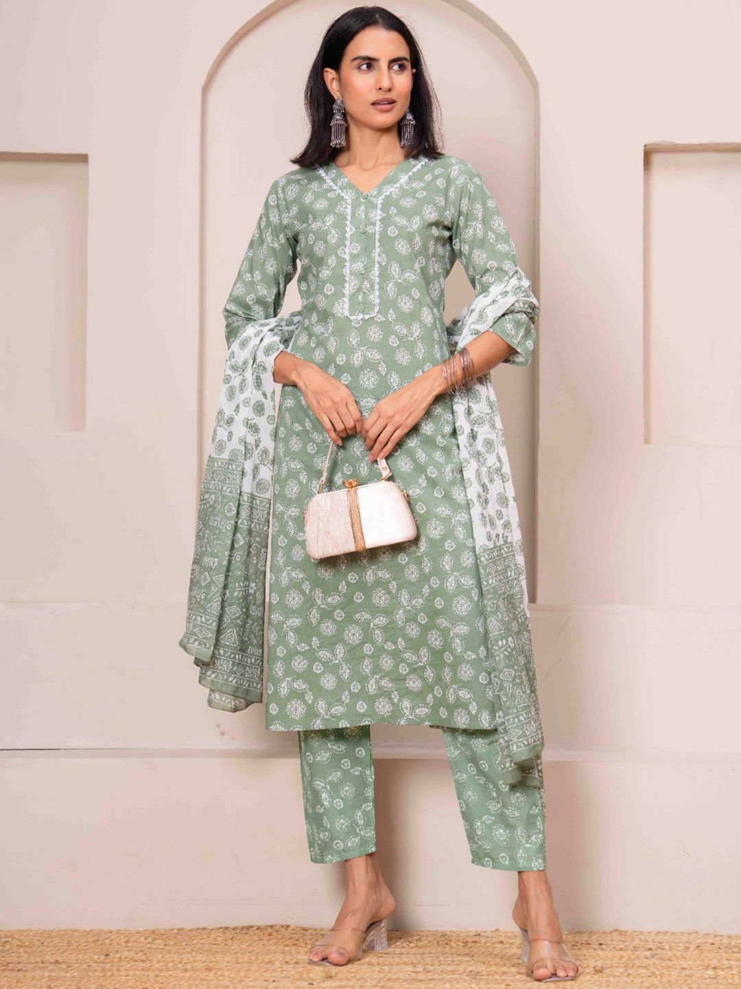 Nayo Women Floral Printed Regular Pure Cotton Kurta & Palazzos With Dupatta