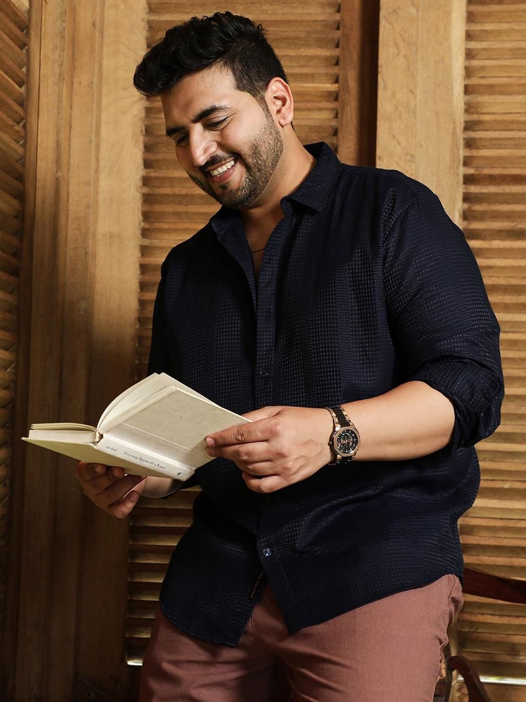 Instafab Plus Men Comfort Fit Textured Spread Collar Casual Shirt-picture-23