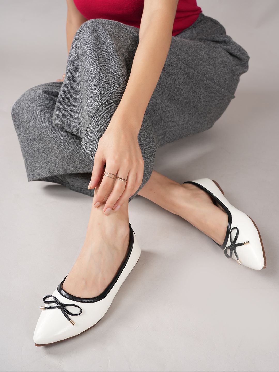 Chemistry Women Solid Party Mojaris Flats With Bows-picture-37