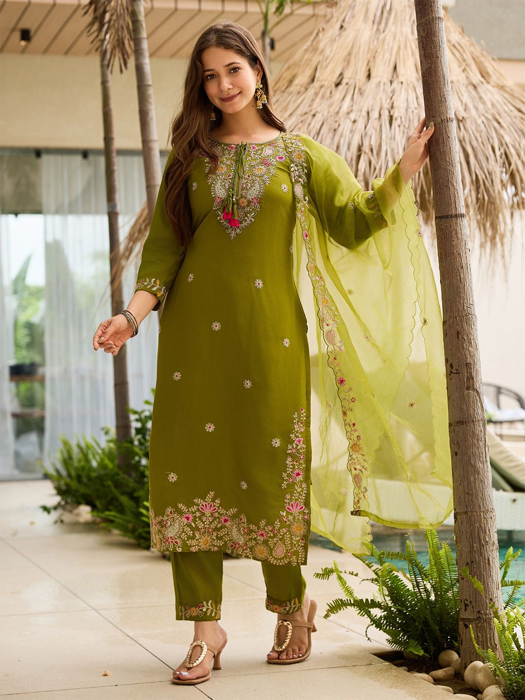Navlik Women Paisley Embroidered Kurta with Trousers & Dupatta