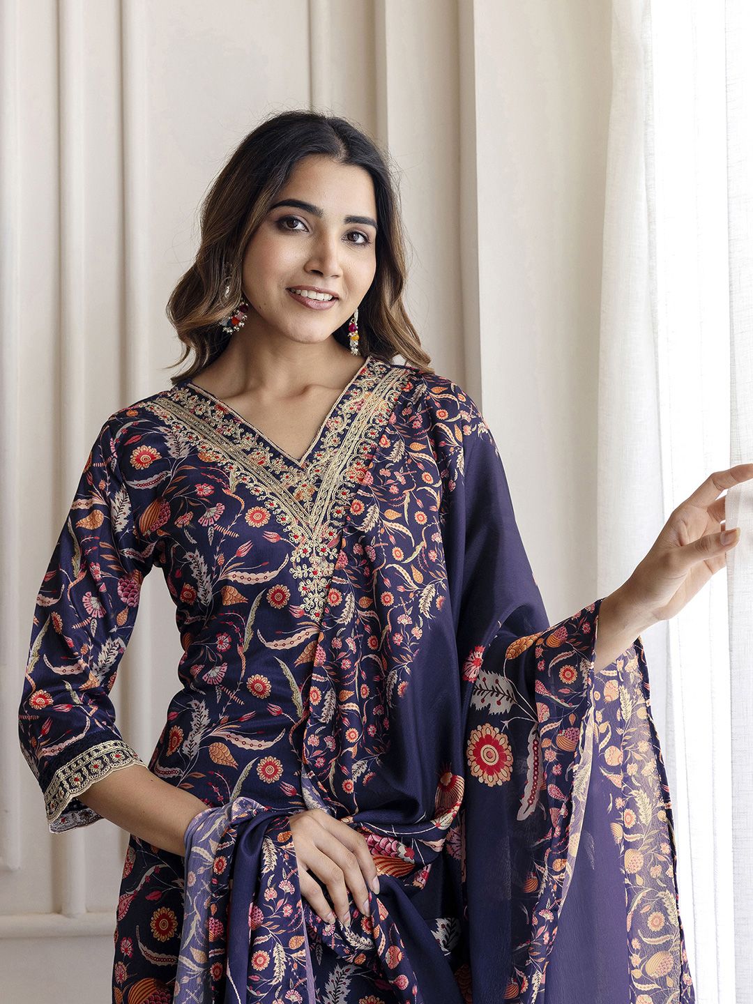 SANISA Women Floral Printed Kurta with Trousers & Dupatta