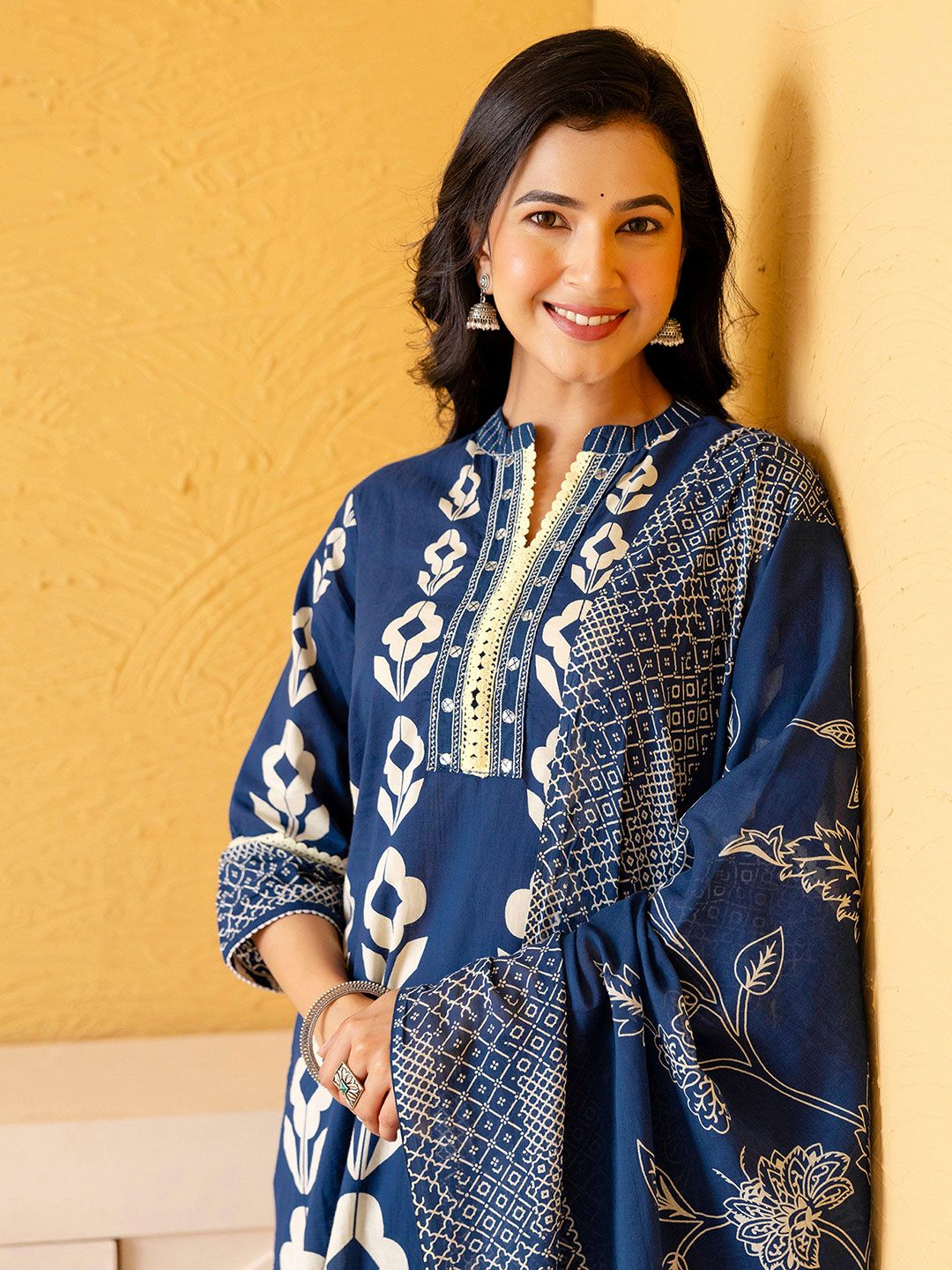 SKYLEE Women Floral Printed Regular Mirror Work Kurta with Palazzos & Dupatta