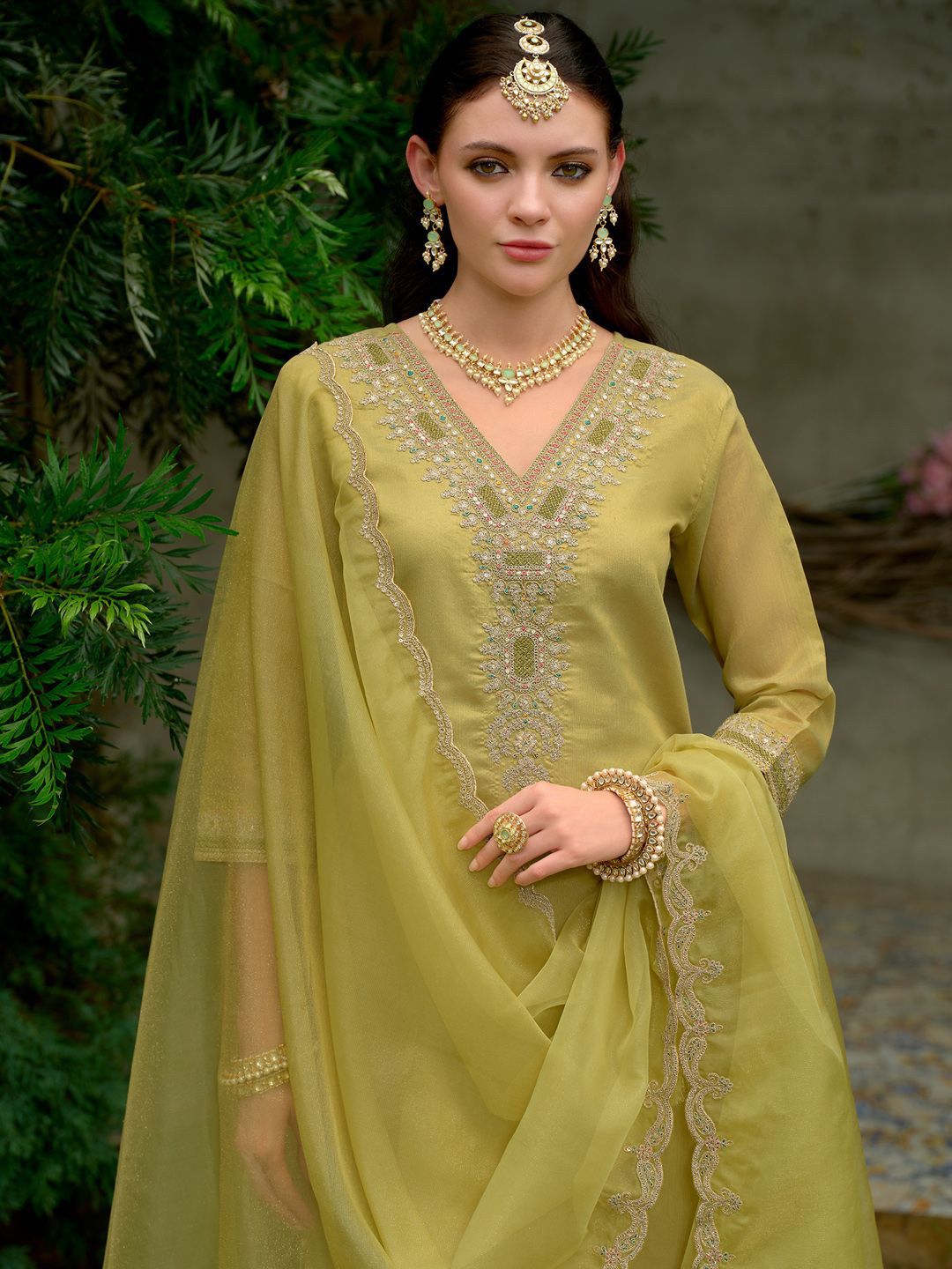 Indo Era Ethnic Motifs Embroidered Zari Kurta with Trousers & Dupatta