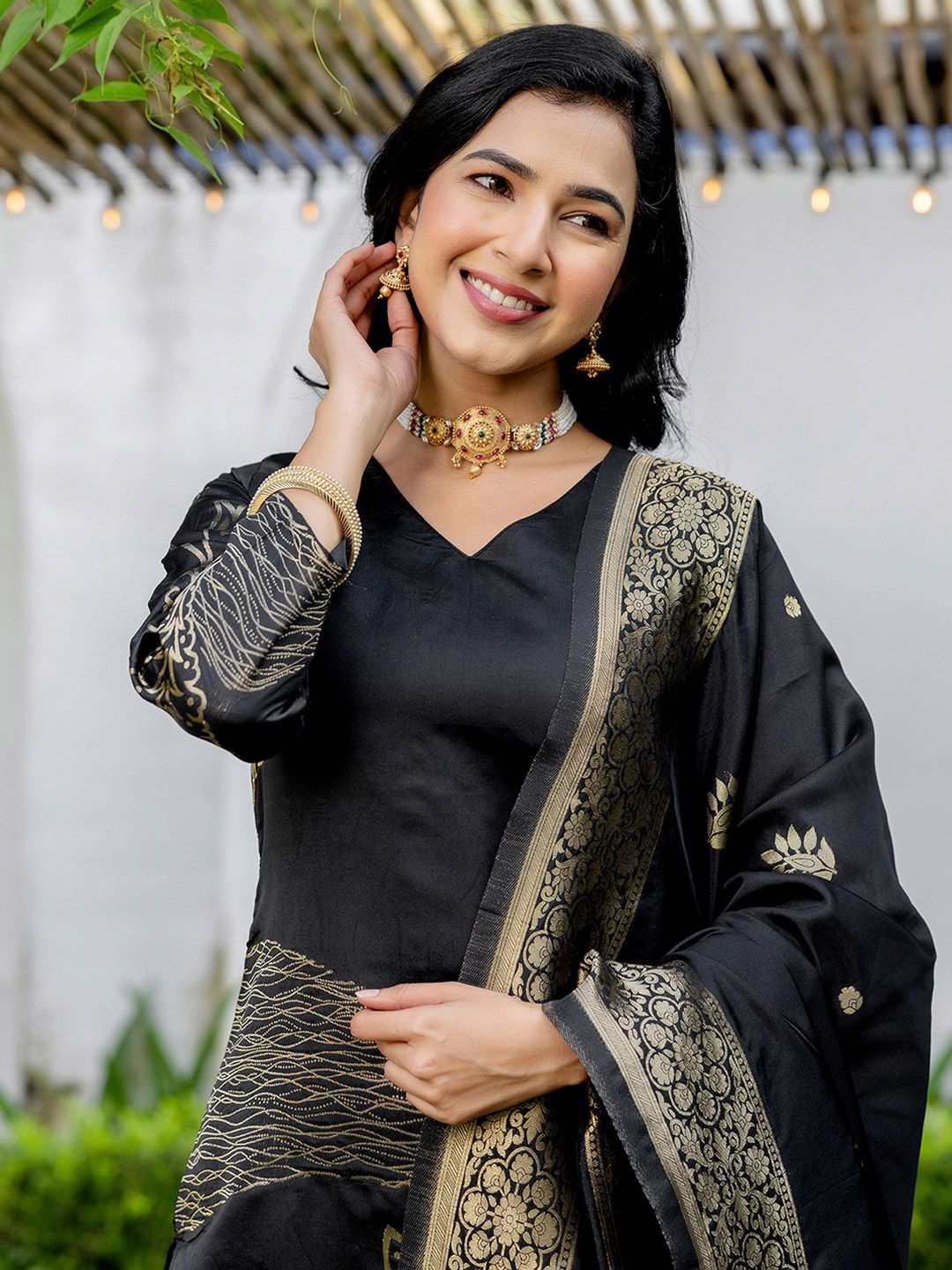 SKYLEE Women Woven Design Kurta with Trousers & Dupatta