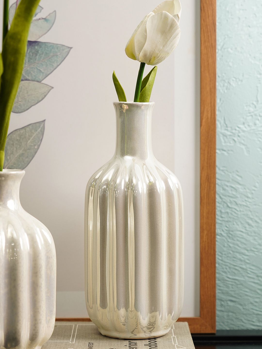 Pure Home and Living Cream-Coloured Textured Decorative Vase