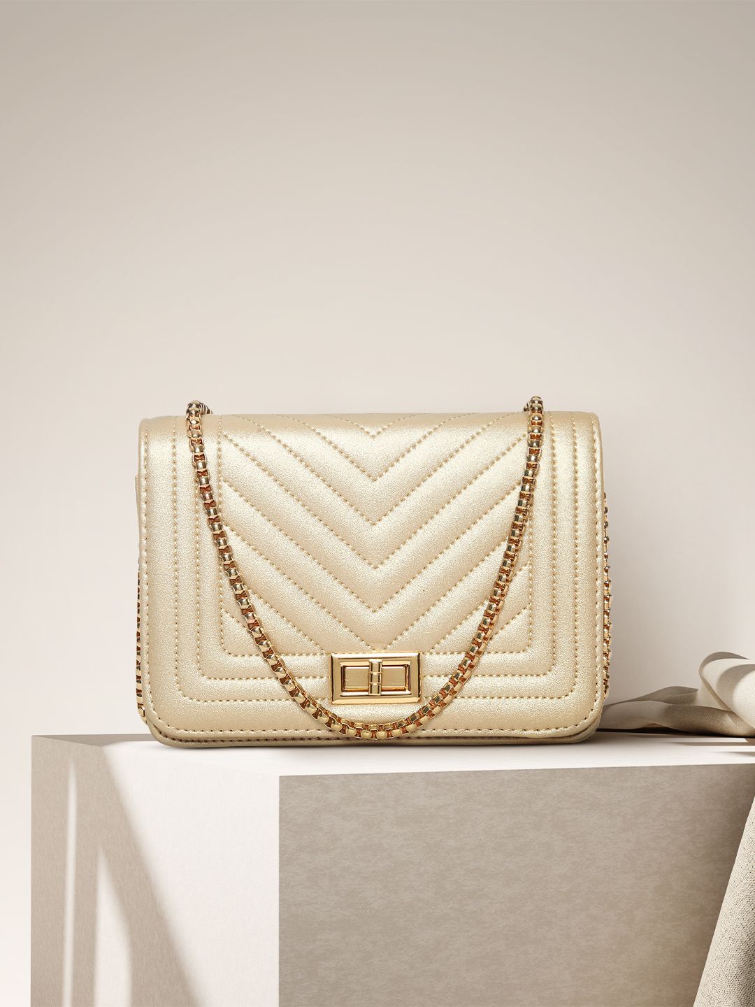 Lino Perros Gold-Toned Quilted Sling Bag-picture-29