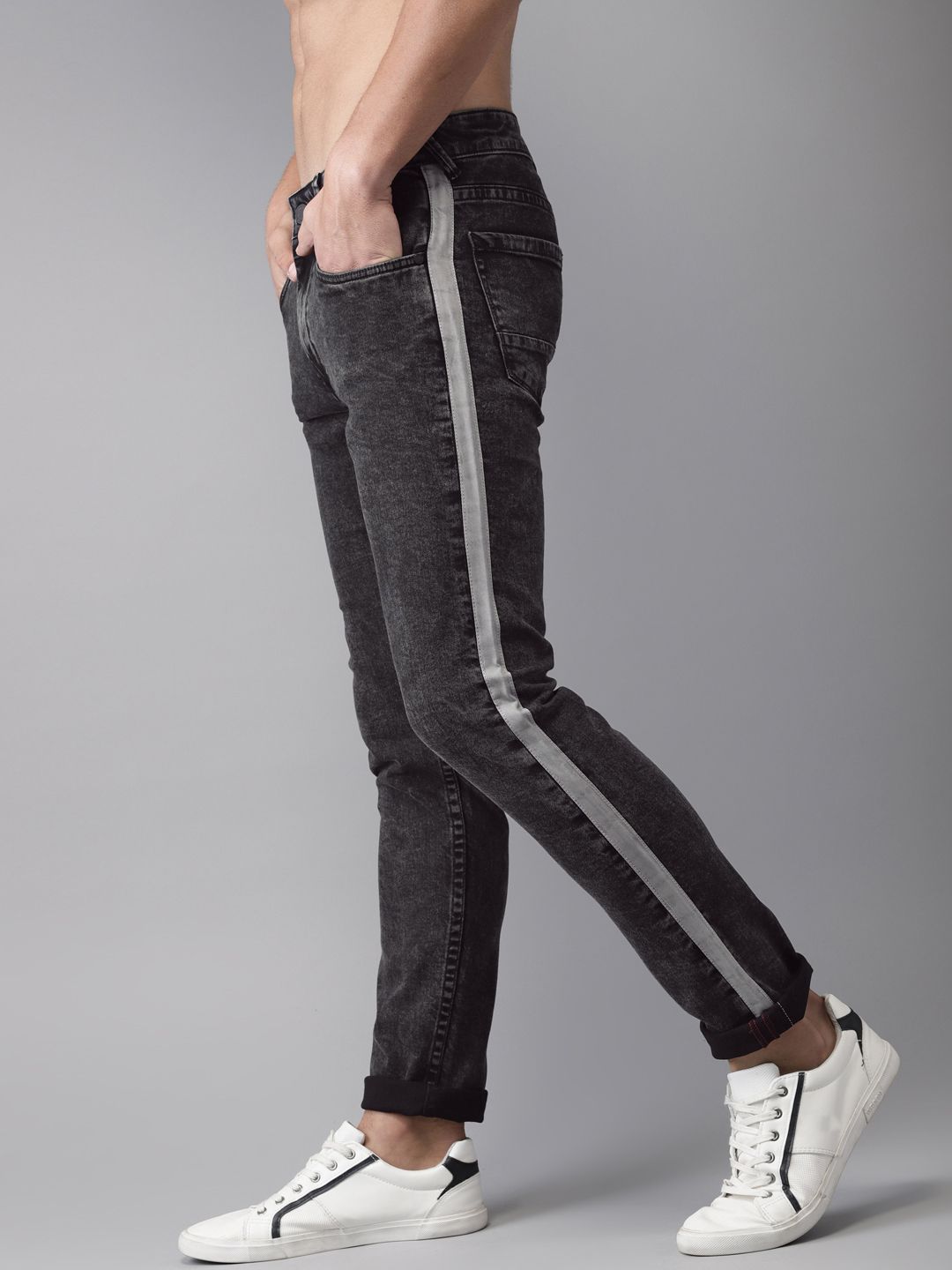 Moda Rapido Men Black Slim Fit Mid-Rise Clean Look Stretchable Jeans