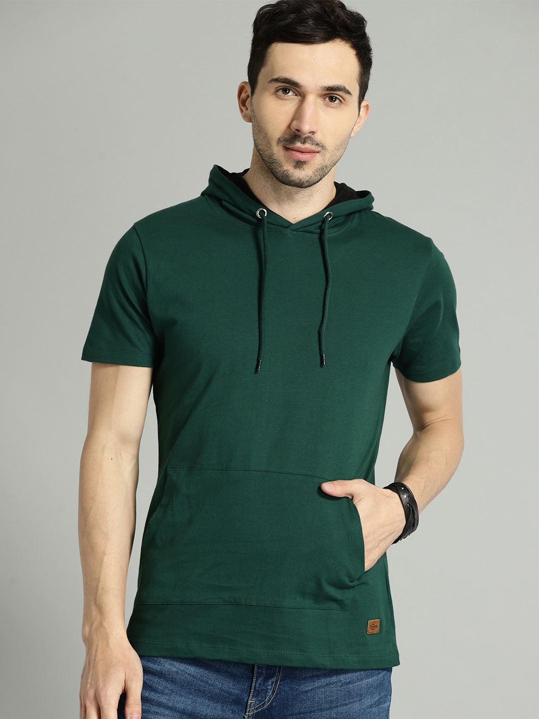 The Roadster Lifestyle Co Men Green Solid Hood Pure Cotton T-shirt