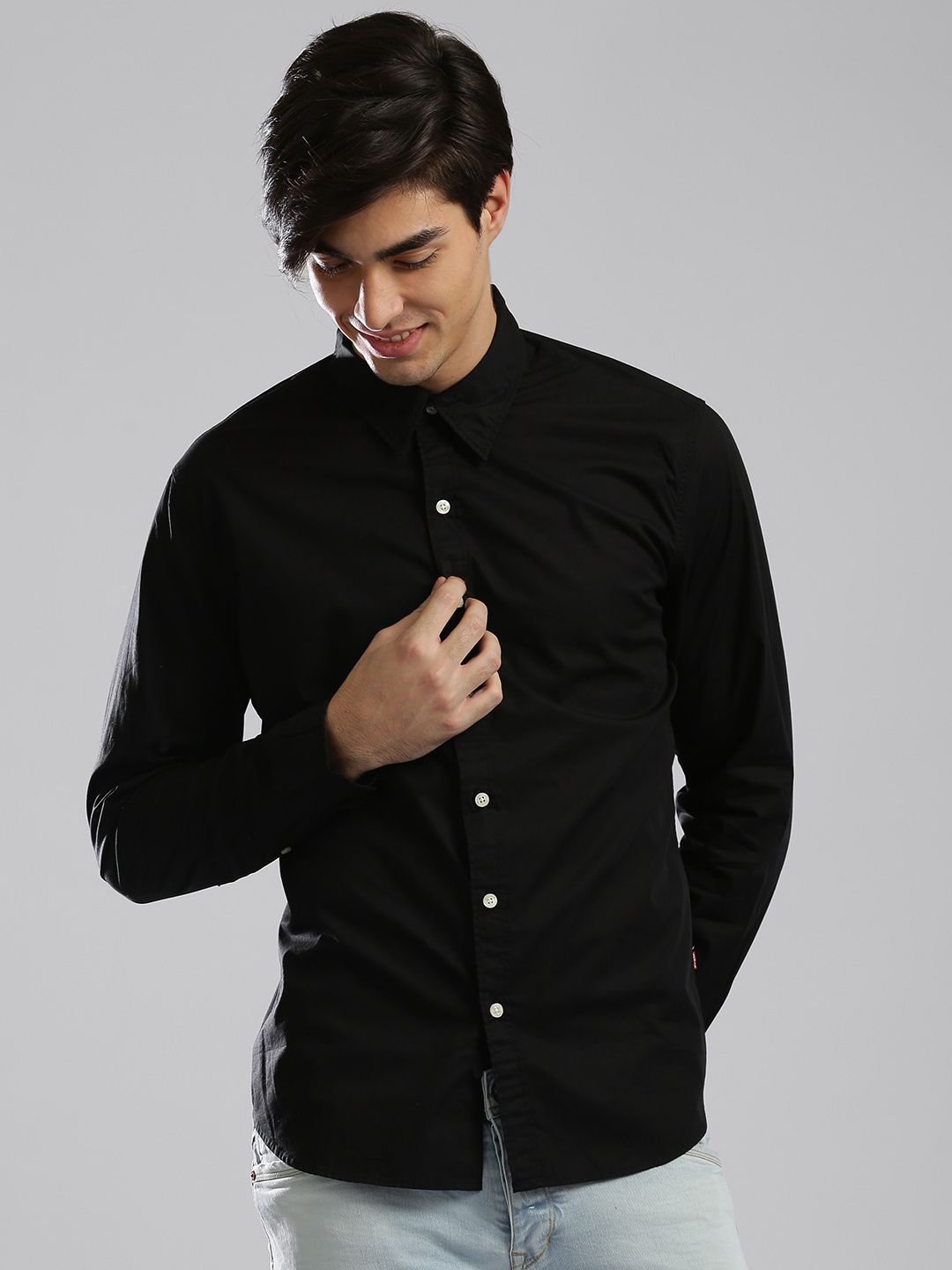 levis black shirt price