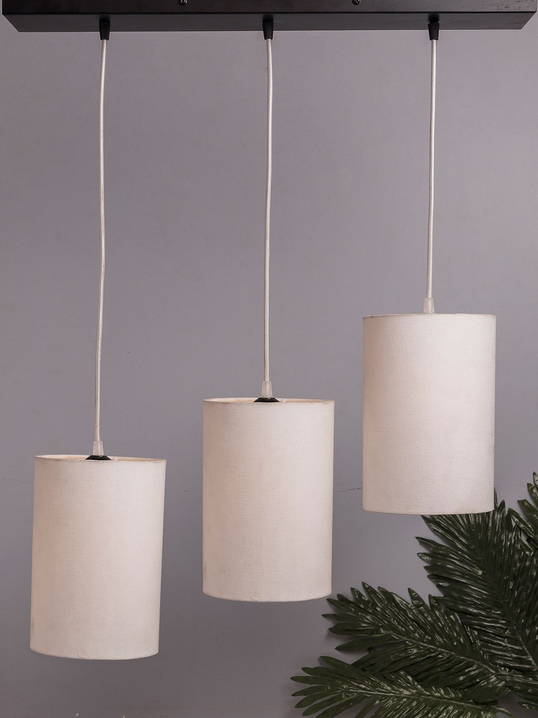 Homesake Black & Off-White Solid Handcrafted Cluster Lights-image-3
