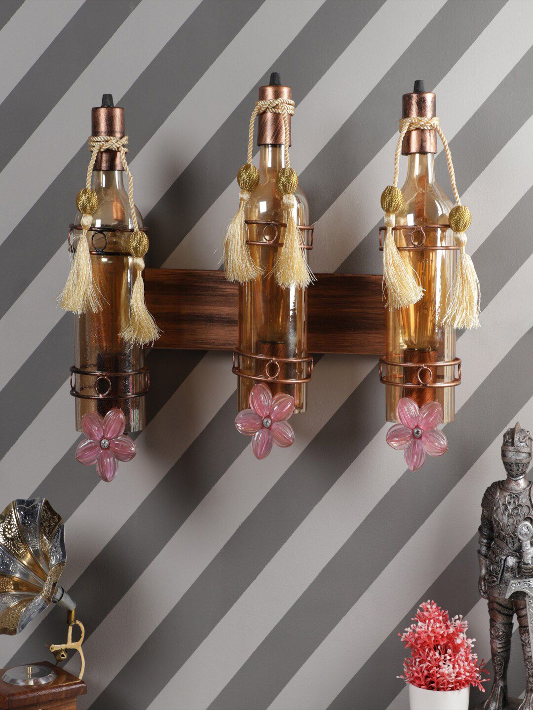 MFD HOME FURNISHING Gold-Toned Solid Traditional Wall Lamp-image-26