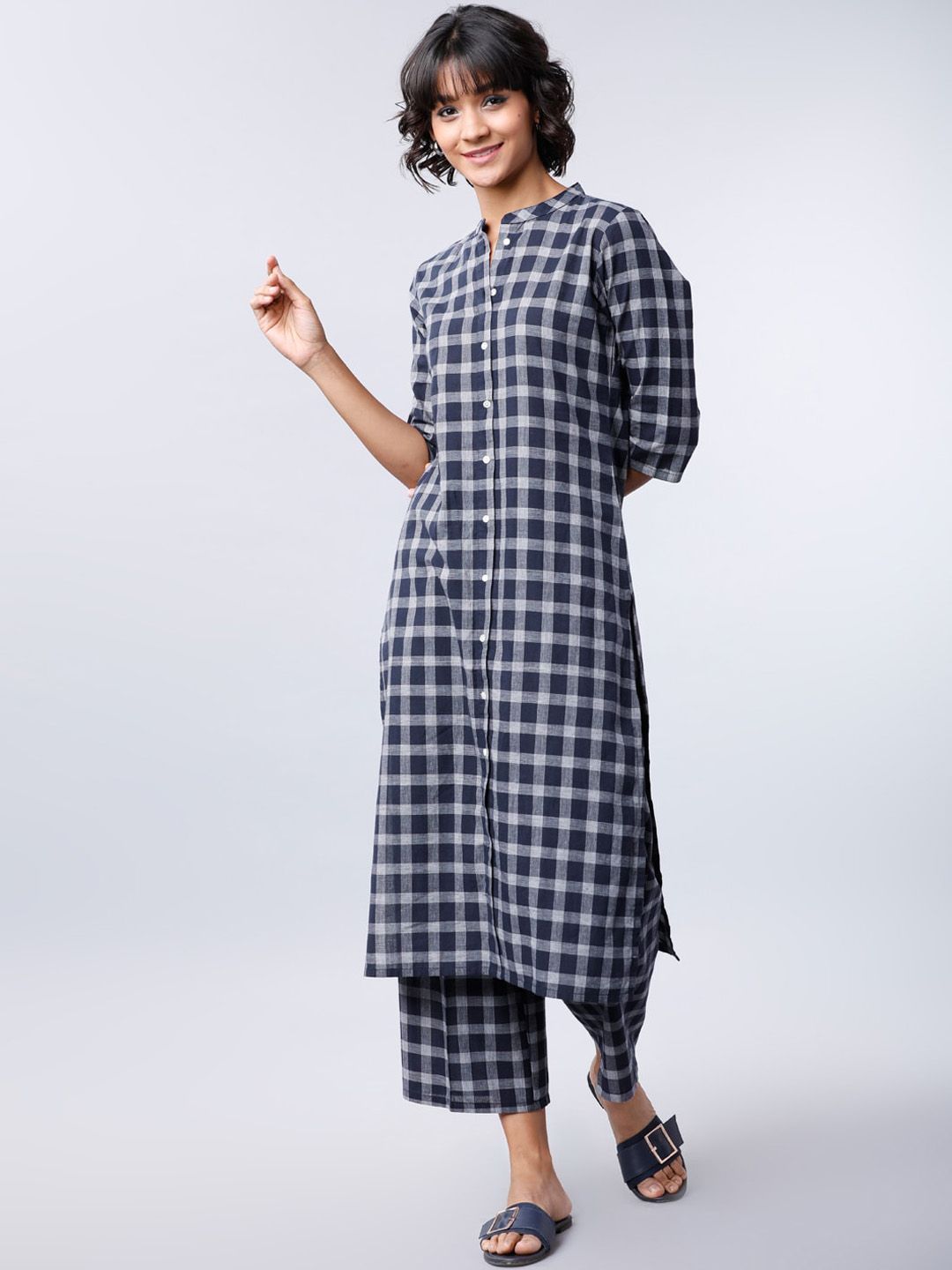 Vishudh Women Navy Blue & Off-White Checked Straight Kurta-picture-26