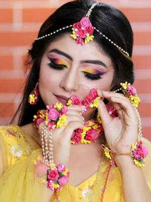 Ringzinnie Beaded Flower Jewellery Set