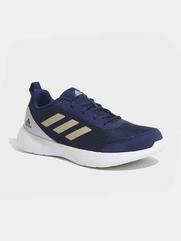 sports shoes flipkart online