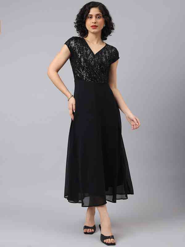 cream lace knee length dress Viper Cream Lace Long-Sleeve Maxi Dress – Club L London main image 0
