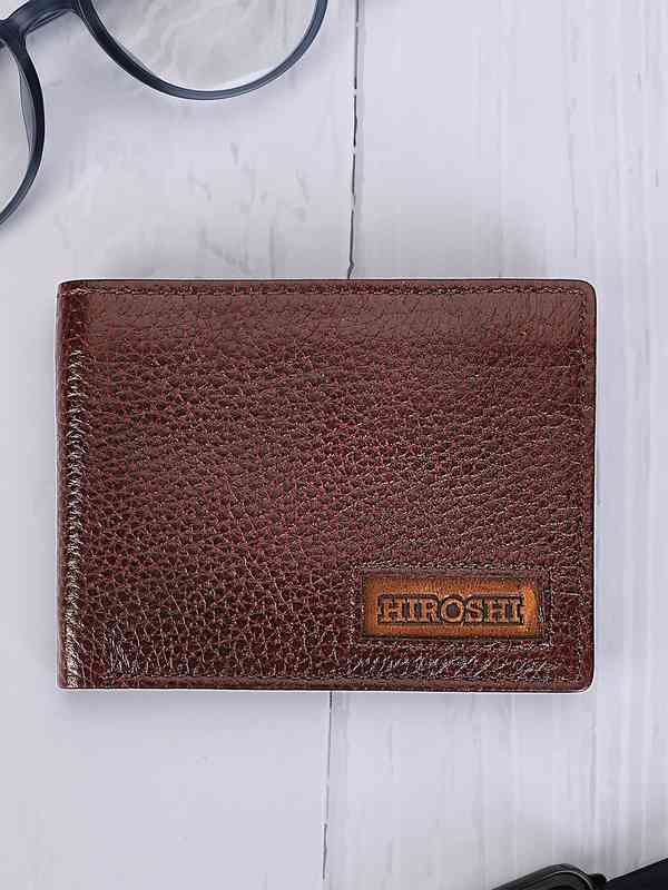 Hiroshi 81tK+wuE38L._AC_UY1100_.jpg