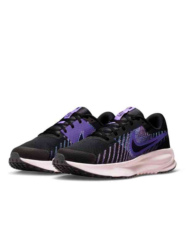 nike shoes price 4000