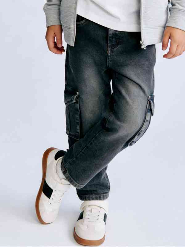 nike revolution 5 with jeans