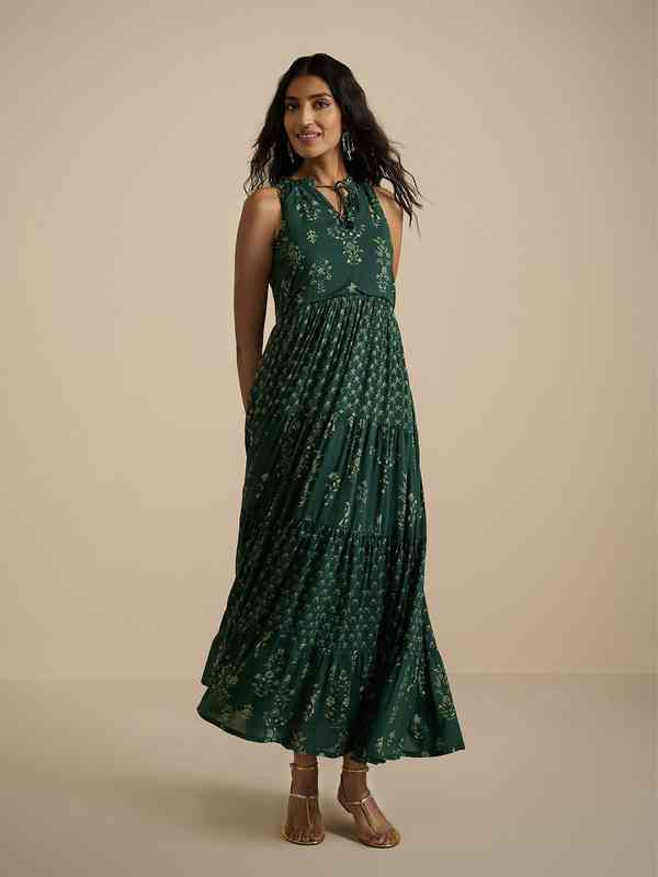 global desi green dress Serving green, serene, and everything in between with The Green Khumar  Kurta Set  #GlobalDesi #VoiceYourStyle