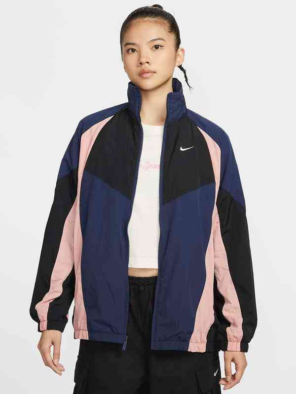 tight nike jacket