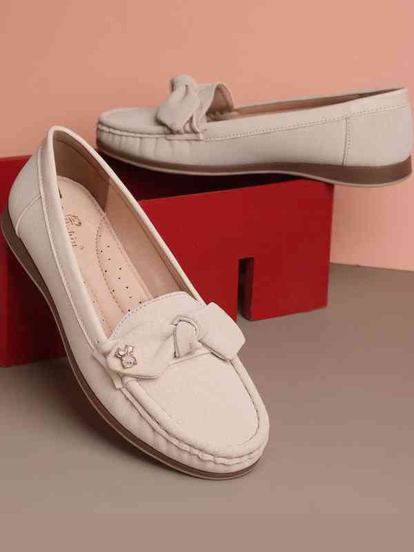 Women Cream Shoes - Buy Women Cream Shoes online in India Women Cream Shoes - Buy Women Cream Shoes online in India